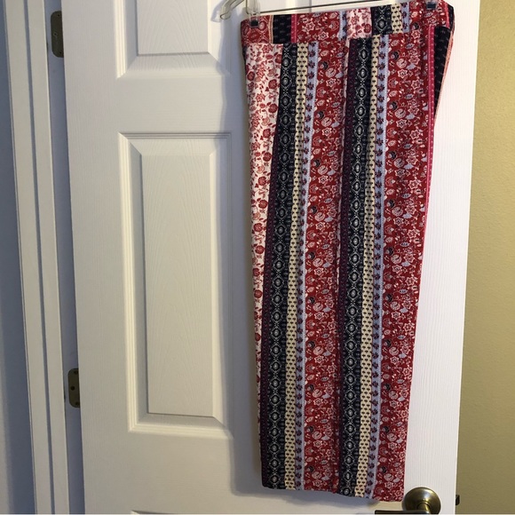 New Directions Capris - Picture 2 of 4